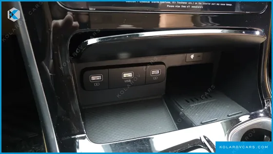 KIA CARNIVAL GASOLINE 7-SEATER SIGNATURE