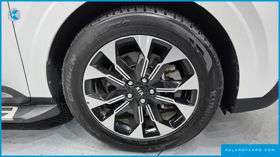 KIA CARNIVAL 9-SEATER SIGNATURE
