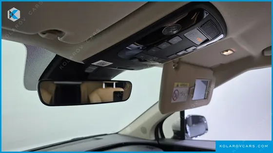 KIA CARNIVAL 9-SEATER SIGNATURE