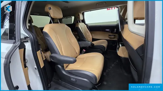 KIA CARNIVAL 9-SEATER SIGNATURE