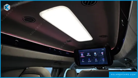 KIA CARNIVAL 7-SEATER HI-LIMOUSINE
