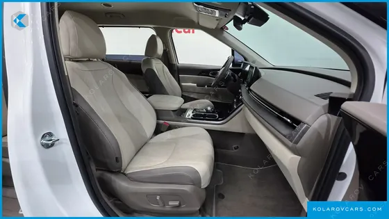 KIA CARNIVAL 9-SEATER NOBLESSE