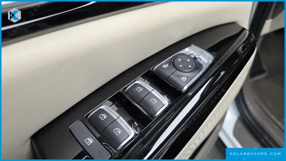 KIA CARNIVAL 9-SEATER NOBLESSE