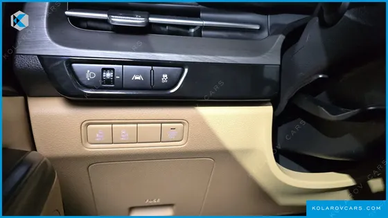 KIA CARNIVAL GASOLINE 9-SEATER PRESTIGE