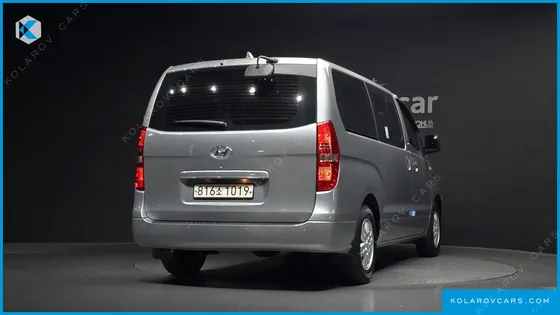 HYUNDAI STAREX VAN 5-SEATER