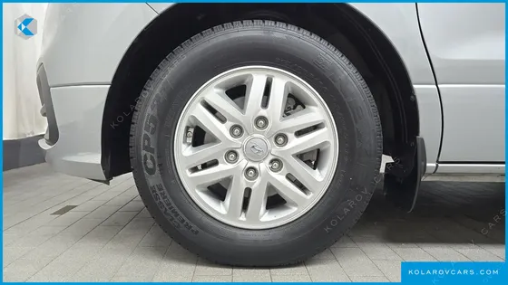 HYUNDAI STAREX VAN 5-SEATER