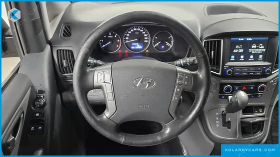 HYUNDAI STAREX VAN 5-SEATER