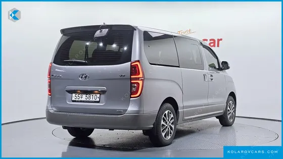 HYUNDAI STAREX 4WD URBAN 9-SEATER