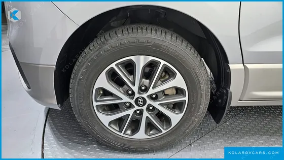 HYUNDAI STAREX 4WD URBAN 9-SEATER