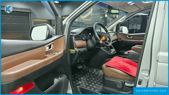 HYUNDAI STAREX 4WD URBAN 9-SEATER