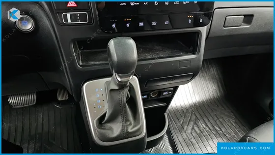 HYUNDAI STARIA L3.5 CARGO 5-SEATER