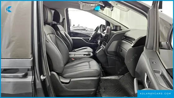 HYUNDAI STARIA L3.5 CARGO 5-SEATER