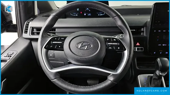 HYUNDAI STARIA L3.5 CARGO 5-SEATER