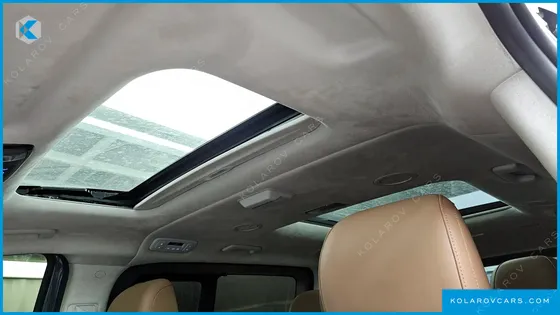 HYUNDAI STARIA 4WD LOUNGE 9-SEATER