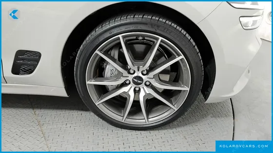 GENESIS G70 GASOLINE 2.5T 4WD
