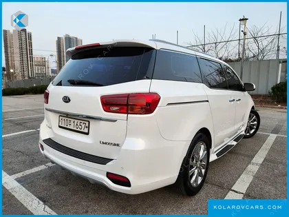 KIA CARNIVAL 7-SEATER LIMOUSINE