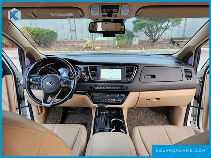 KIA CARNIVAL 7-SEATER LIMOUSINE