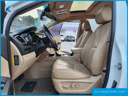 KIA CARNIVAL 7-SEATER LIMOUSINE