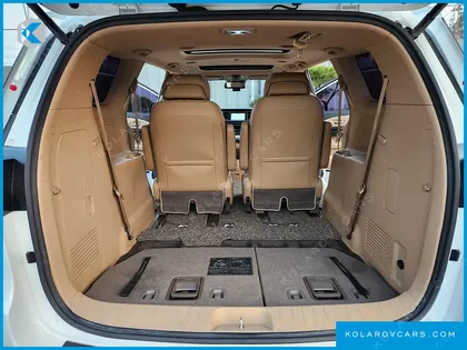 KIA CARNIVAL 7-SEATER LIMOUSINE