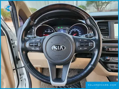KIA CARNIVAL 7-SEATER LIMOUSINE