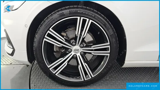 VOLVO S60 B5 INSCRIPTION
