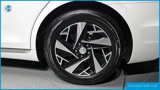 HYUNDAI GRANDEUR LE BLANC