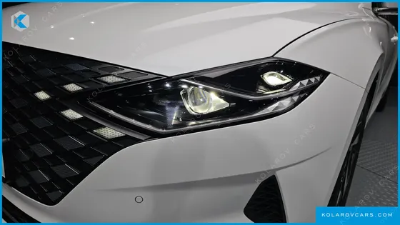 HYUNDAI GRANDEUR LE BLANC