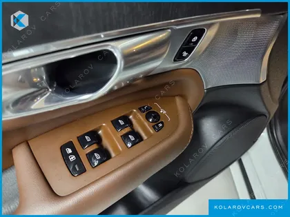 VOLVO XC90 T8 ULTIMATE BRIGHT HYBRID