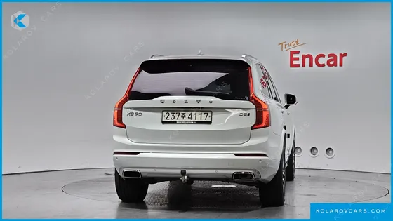 VOLVO XC90 D5 MOMENTUM
