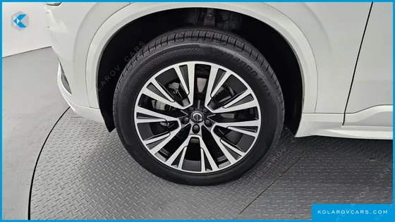 VOLVO XC90 D5 MOMENTUM