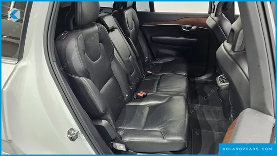 VOLVO XC90 D5 MOMENTUM