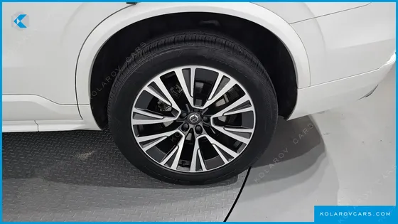 VOLVO XC90 D5 MOMENTUM