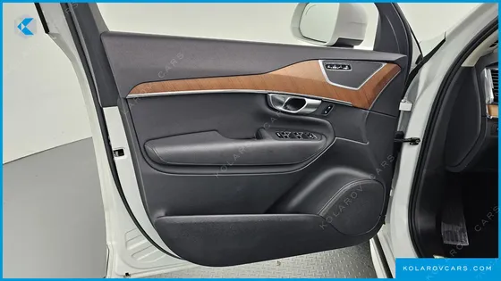 VOLVO XC90 D5 MOMENTUM