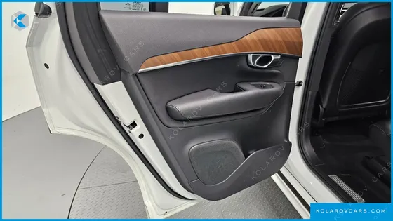 VOLVO XC90 D5 MOMENTUM