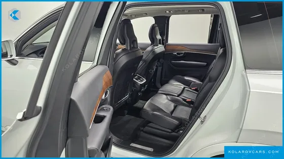 VOLVO XC90 D5 MOMENTUM
