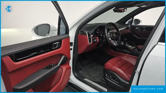 PORSCHE CAYENNE 3.0 PLATINUM EDITION