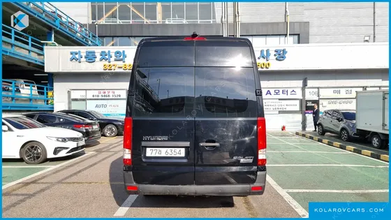 HYUNDAI SOLATI 11-SEATER