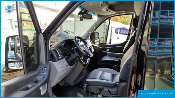 HYUNDAI SOLATI 11-SEATER