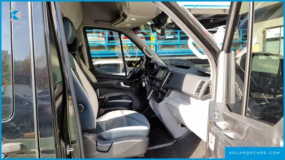 HYUNDAI SOLATI 11-SEATER