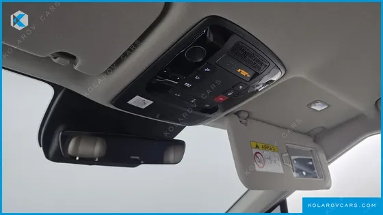 KIA CARNIVAL GASOLINE 7-SEATER SIGNATURE
