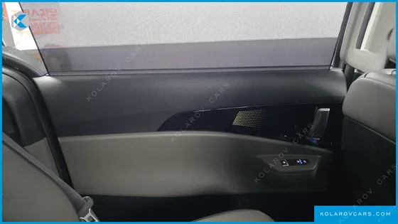 KIA CARNIVAL GASOLINE 7-SEATER SIGNATURE