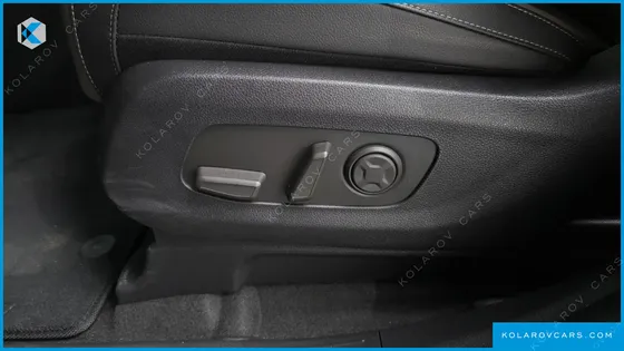 KIA CARNIVAL 7-SEATER OUTDOOR