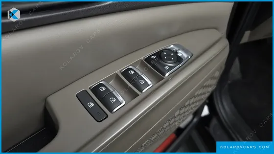 KIA CARNIVAL 7-SEATER OUTDOOR
