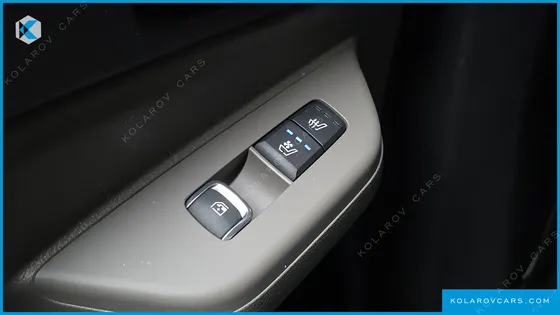 KIA CARNIVAL 7-SEATER OUTDOOR