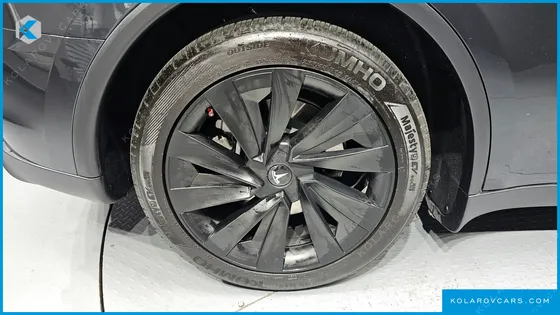 TESLA MODEL Y LONG RANGE AWD