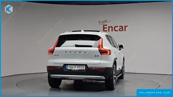 VOLVO XC40 B4 ULTIMATE BRIGHT