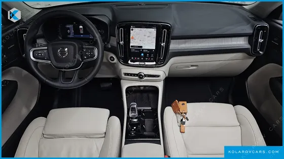 VOLVO XC40 B4 ULTIMATE BRIGHT