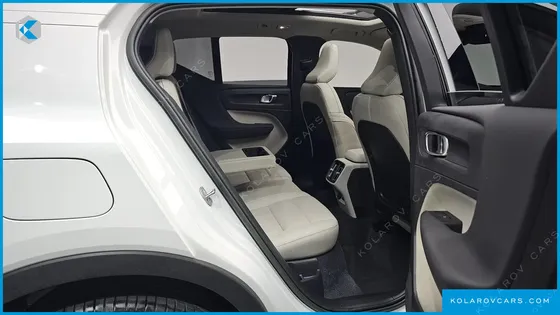 VOLVO XC40 B4 ULTIMATE BRIGHT