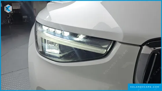 VOLVO XC40 B4 ULTIMATE BRIGHT