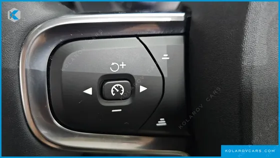 VOLVO XC40 B4 ULTIMATE BRIGHT